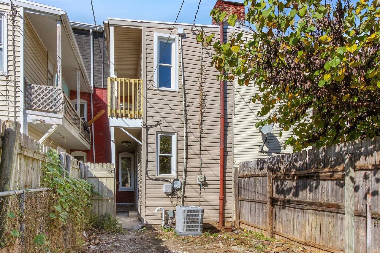 588 Company St - Photo 7 of 24