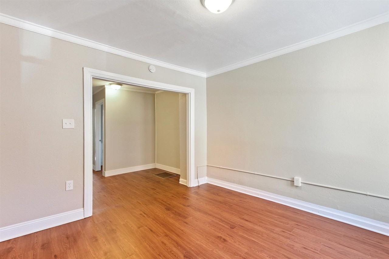 588 Company St - Photo 6 of 24