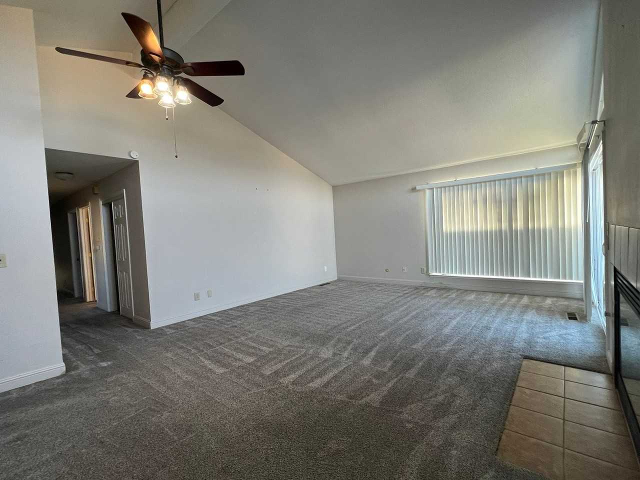 515 Ash St - Photo 5 of 21