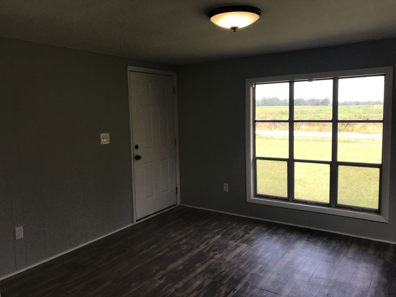 1668 Arrowhead Rd - Photo 2 of 15