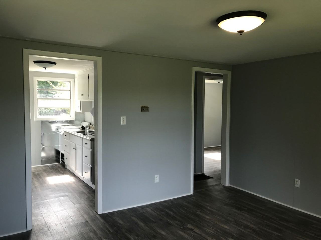 1668 Arrowhead Rd - Photo 3 of 15