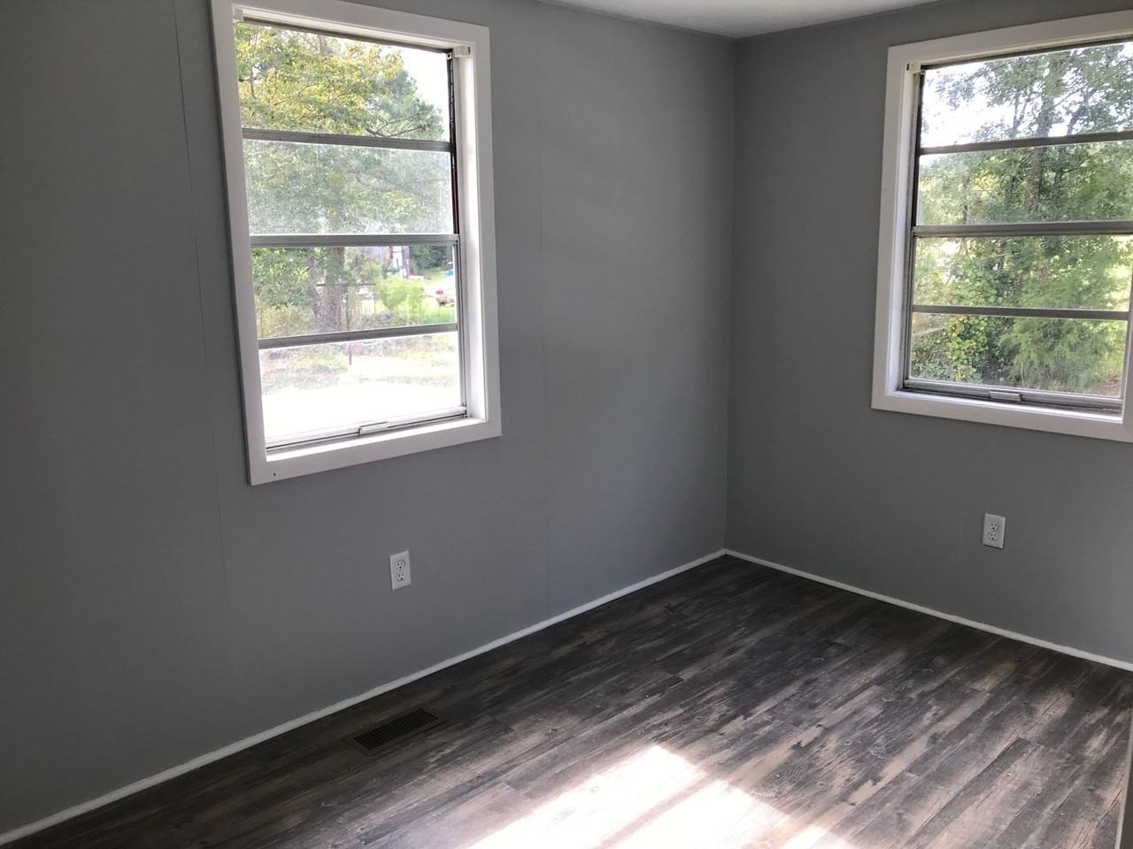 1668 Arrowhead Rd - Photo 6 of 15