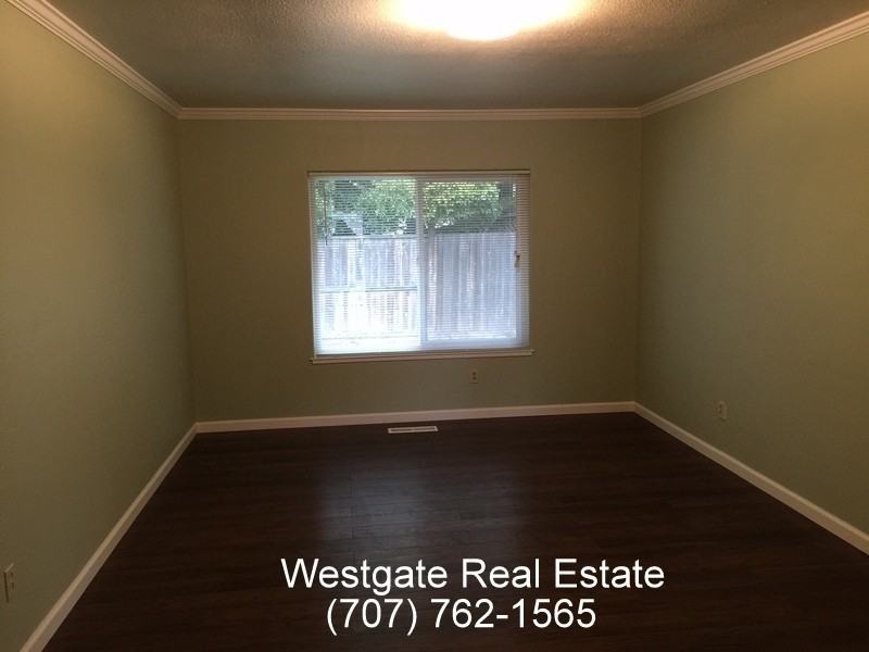 1069 Ely Blvd S - Photo 5 of 22