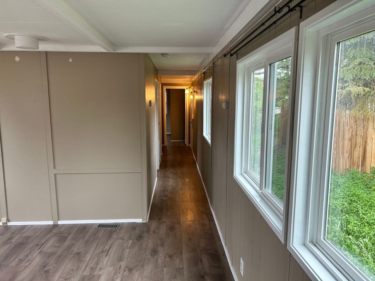 215 1st Ave N - Photo 6 of 12