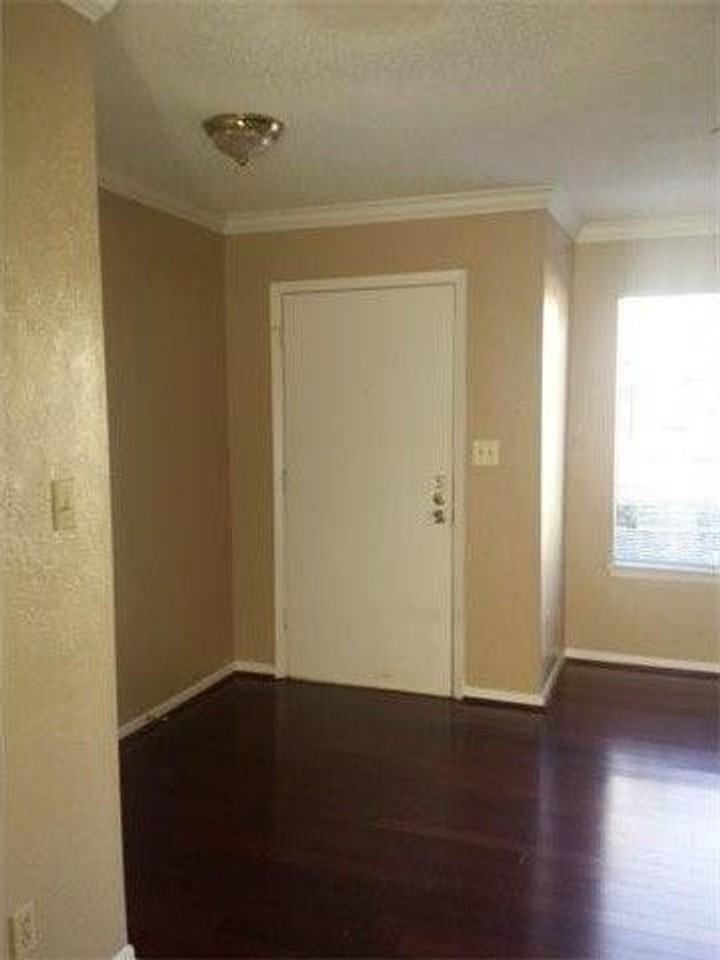 9510 Quail Village Ln - Photo 3 of 13