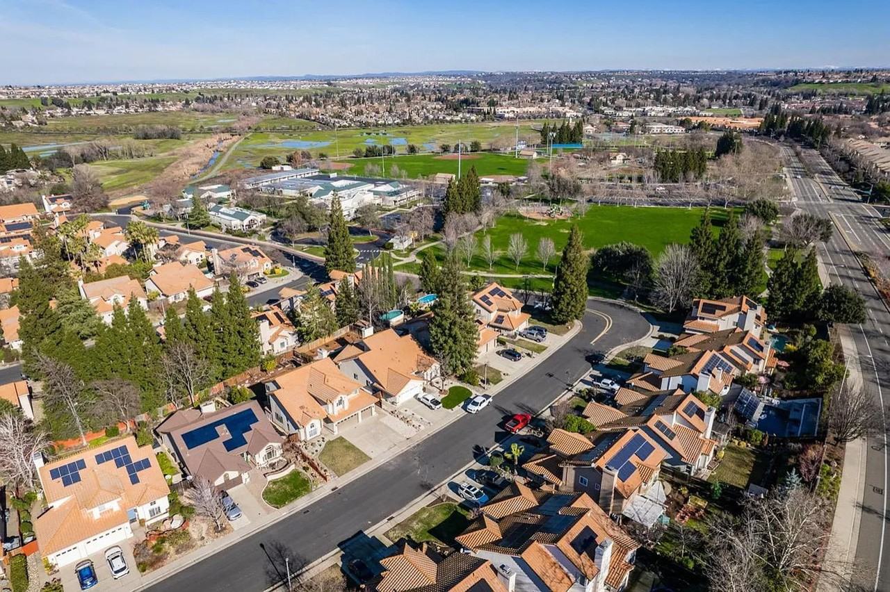 2951 Avon Rd - Photo 7 of 29