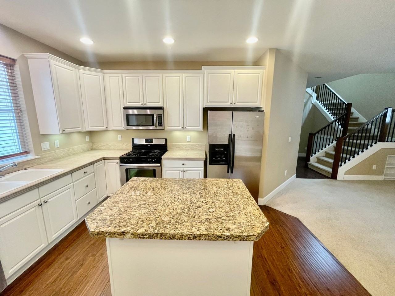 17576 Sw Robert Ln - Photo 3 of 50