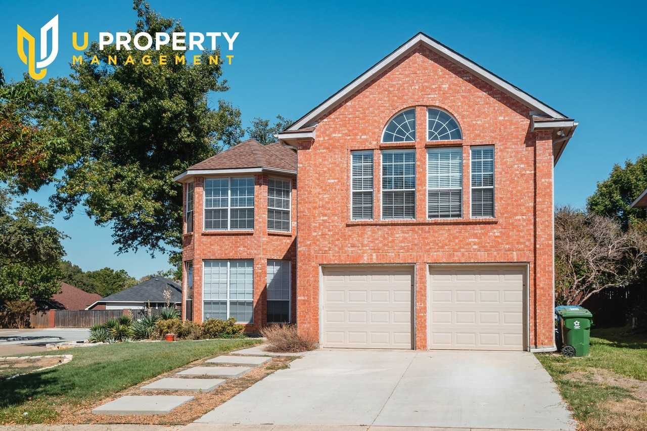 1940 Robin Ln - Photo 2 of 38