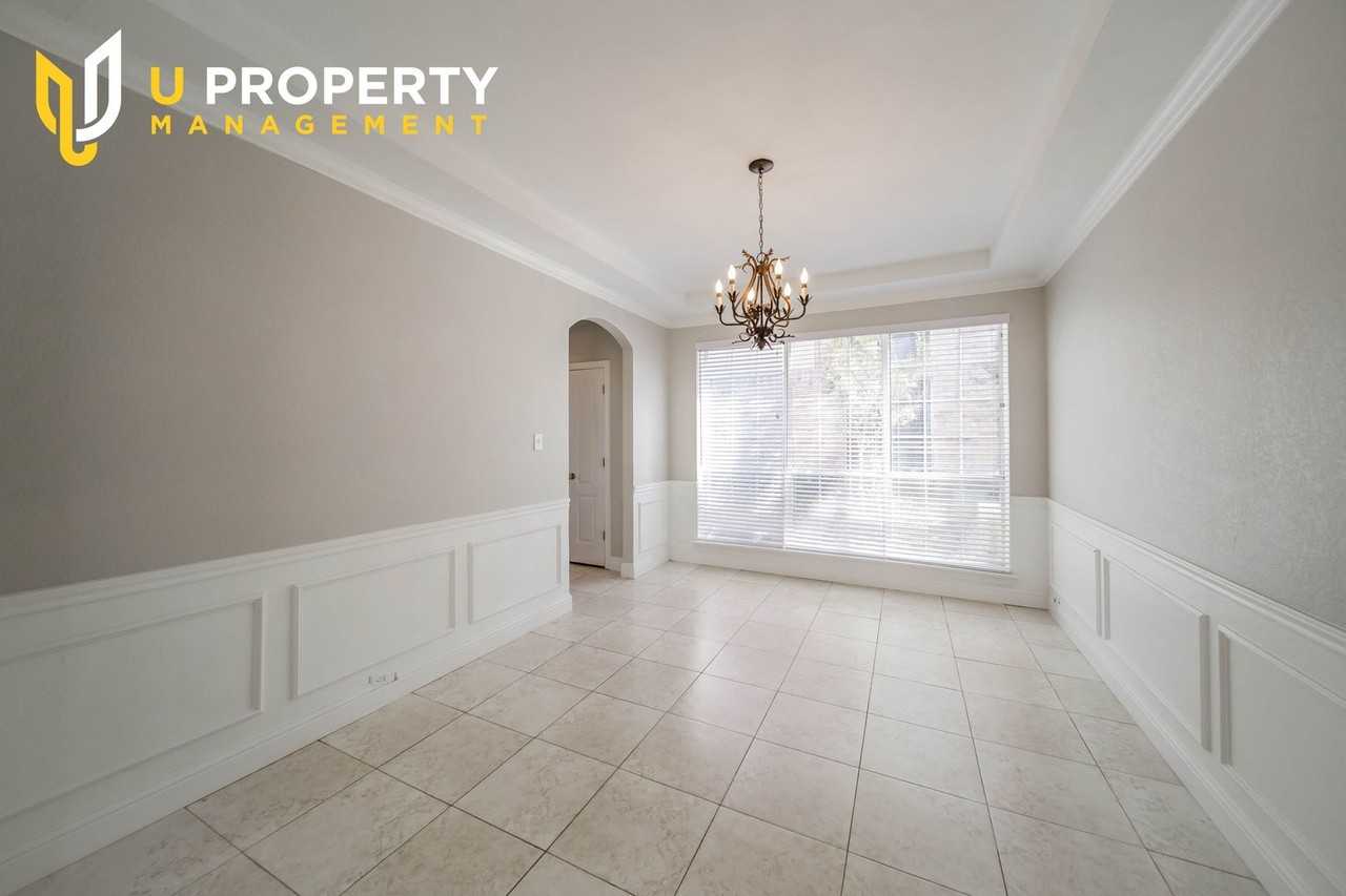 1940 Robin Ln - Photo 4 of 38