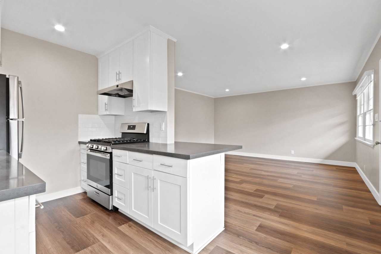 814-818 2nd Street - Photo 3 of 37