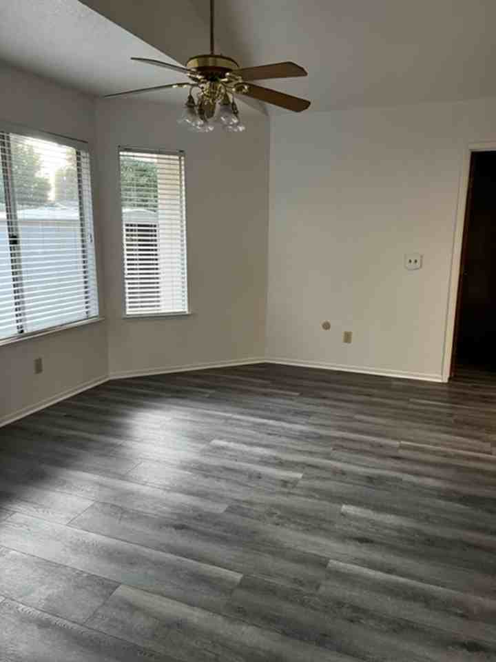 600 Tuohy St - Photo 6 of 25