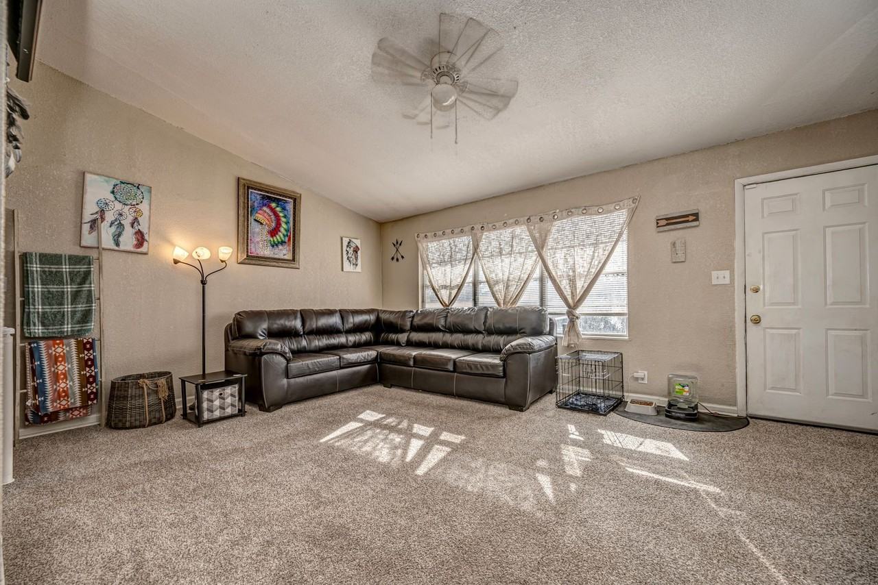 510 Campbell St - Photo 4 of 33