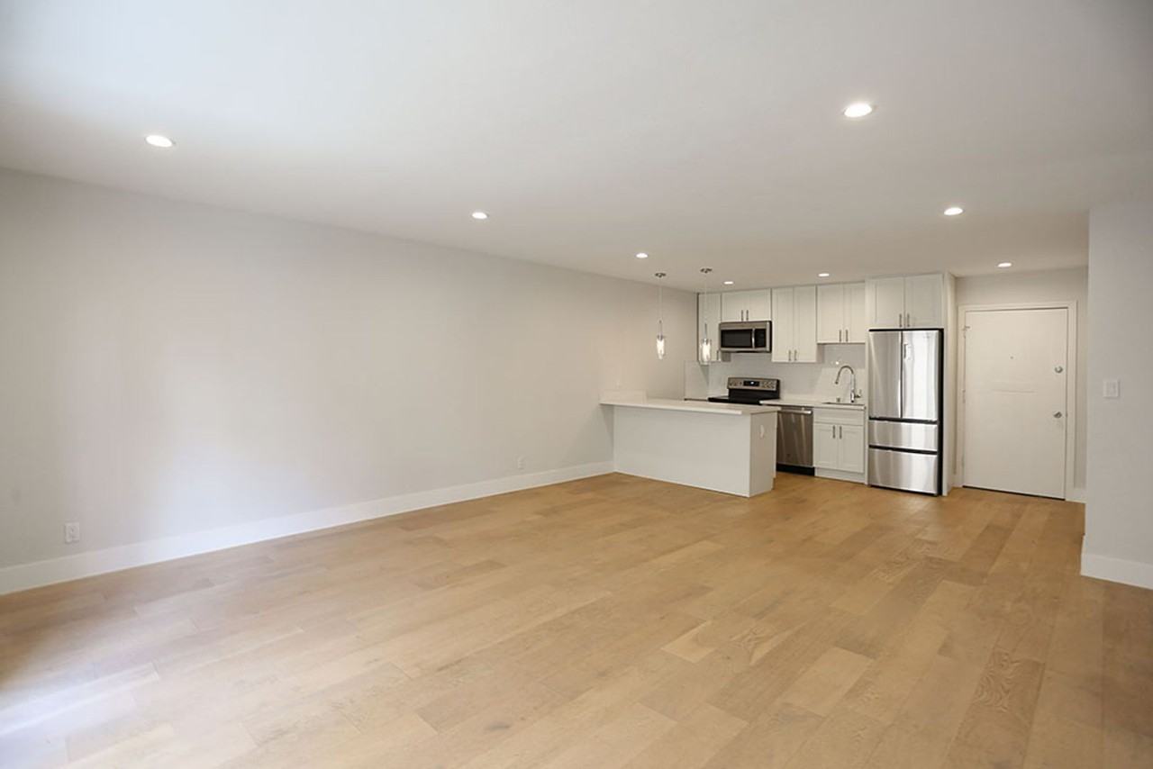 315 Wayne Pl - Photo 3 of 16