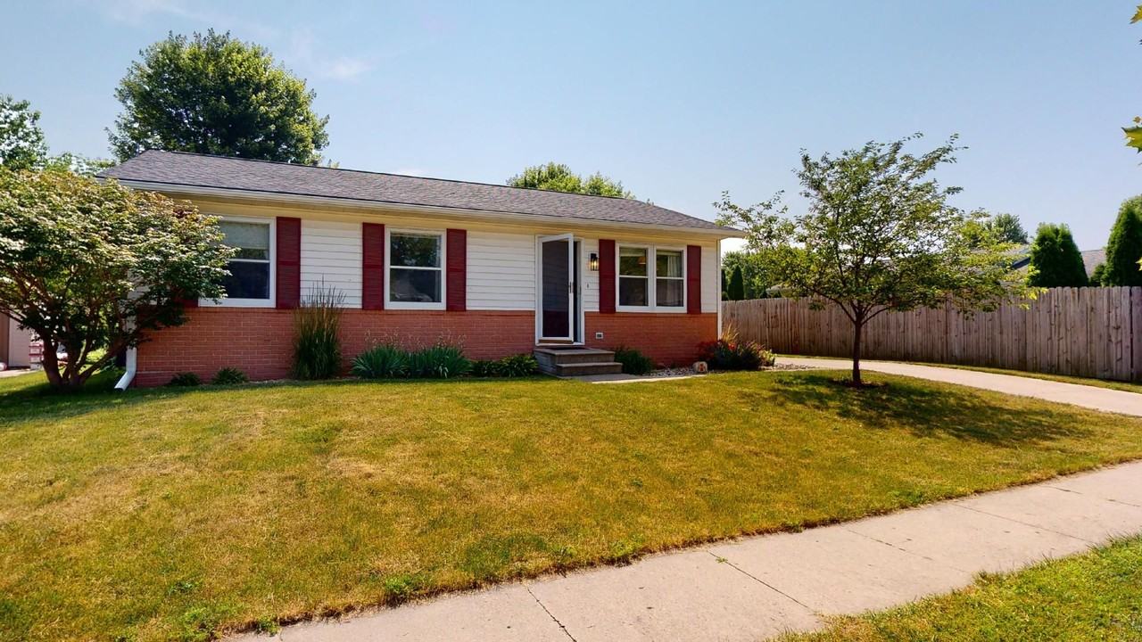 5440 Frost Dr - Photo 2 of 22