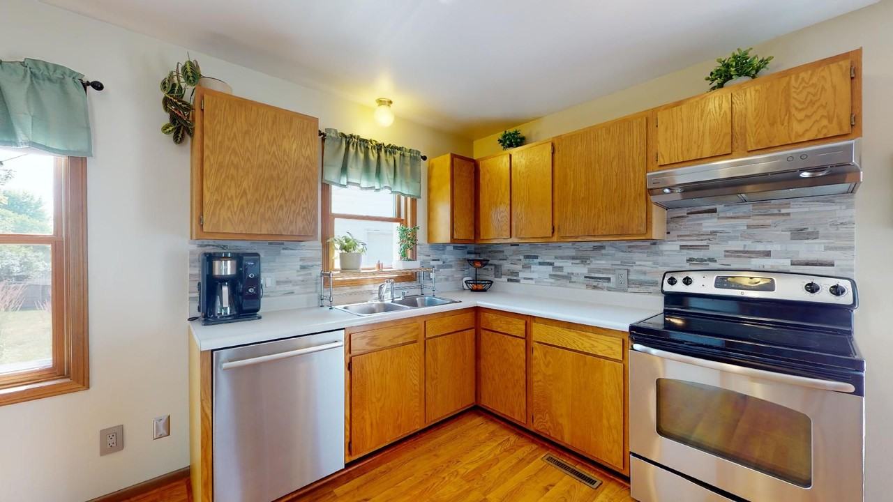 5440 Frost Dr - Photo 6 of 22