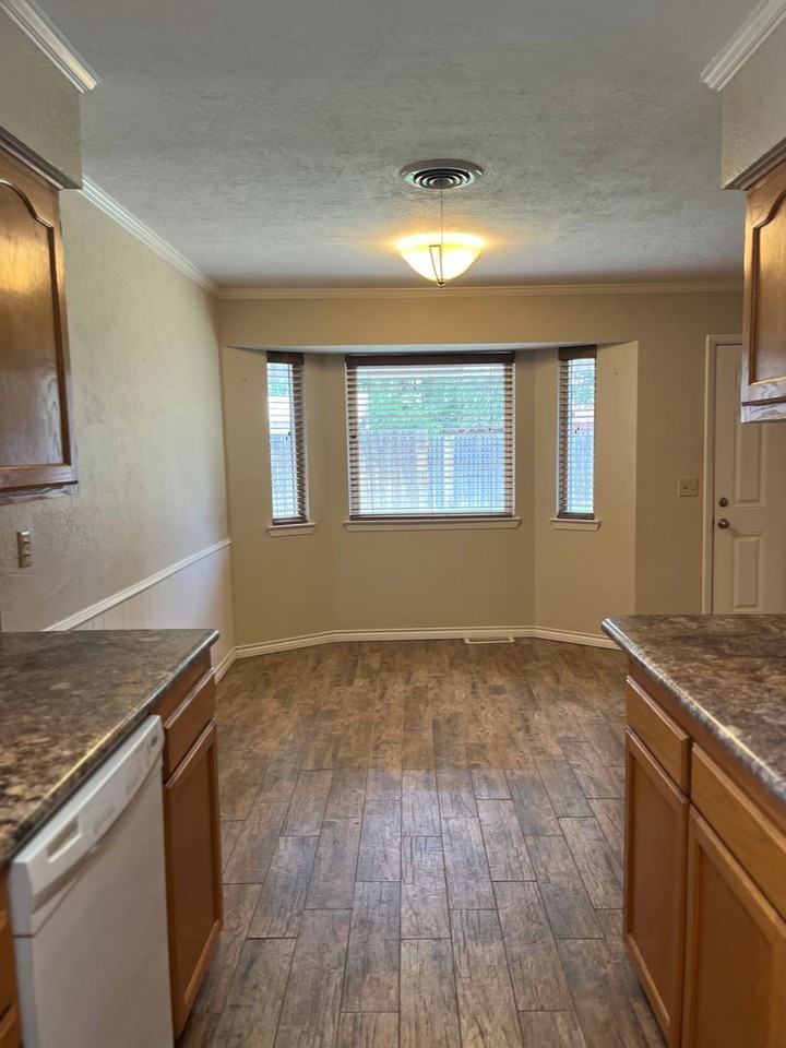 5123 Mesa Cir - Photo 5 of 22