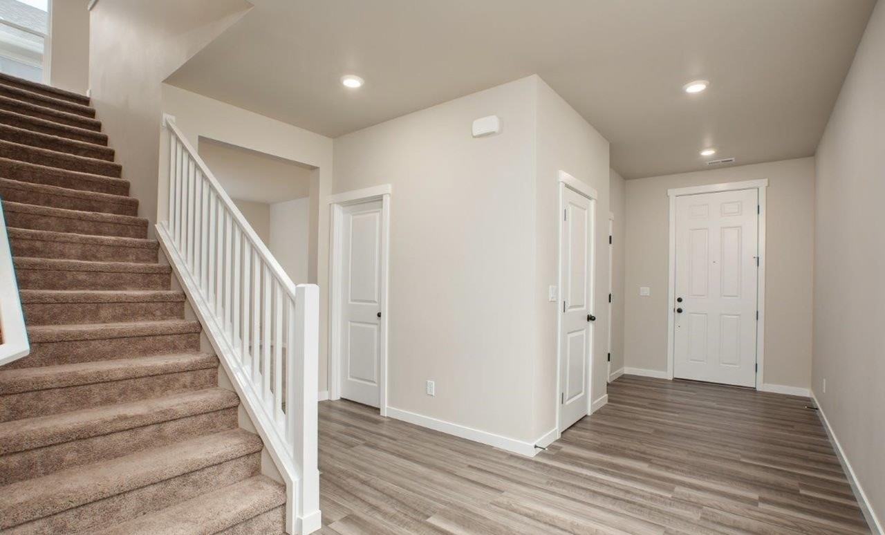 1541 27th St Nw - Photo 2 of 13