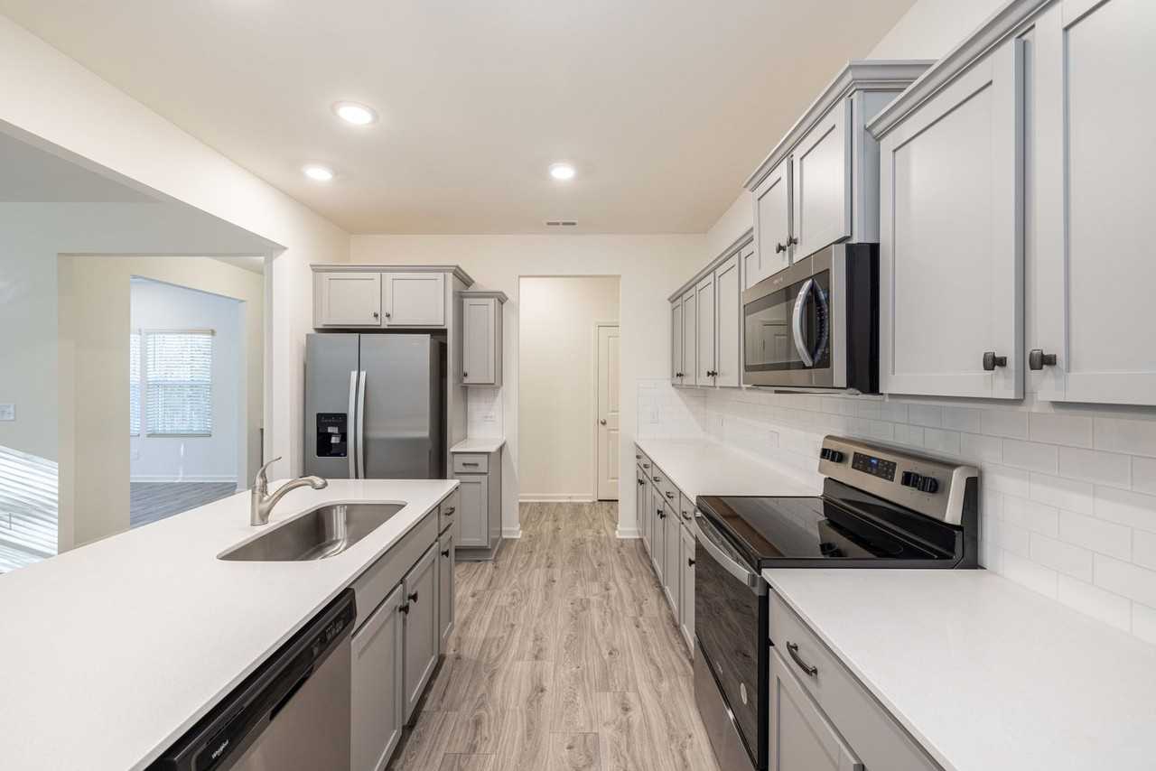 103 Gaelic Dr - Photo 4 of 25