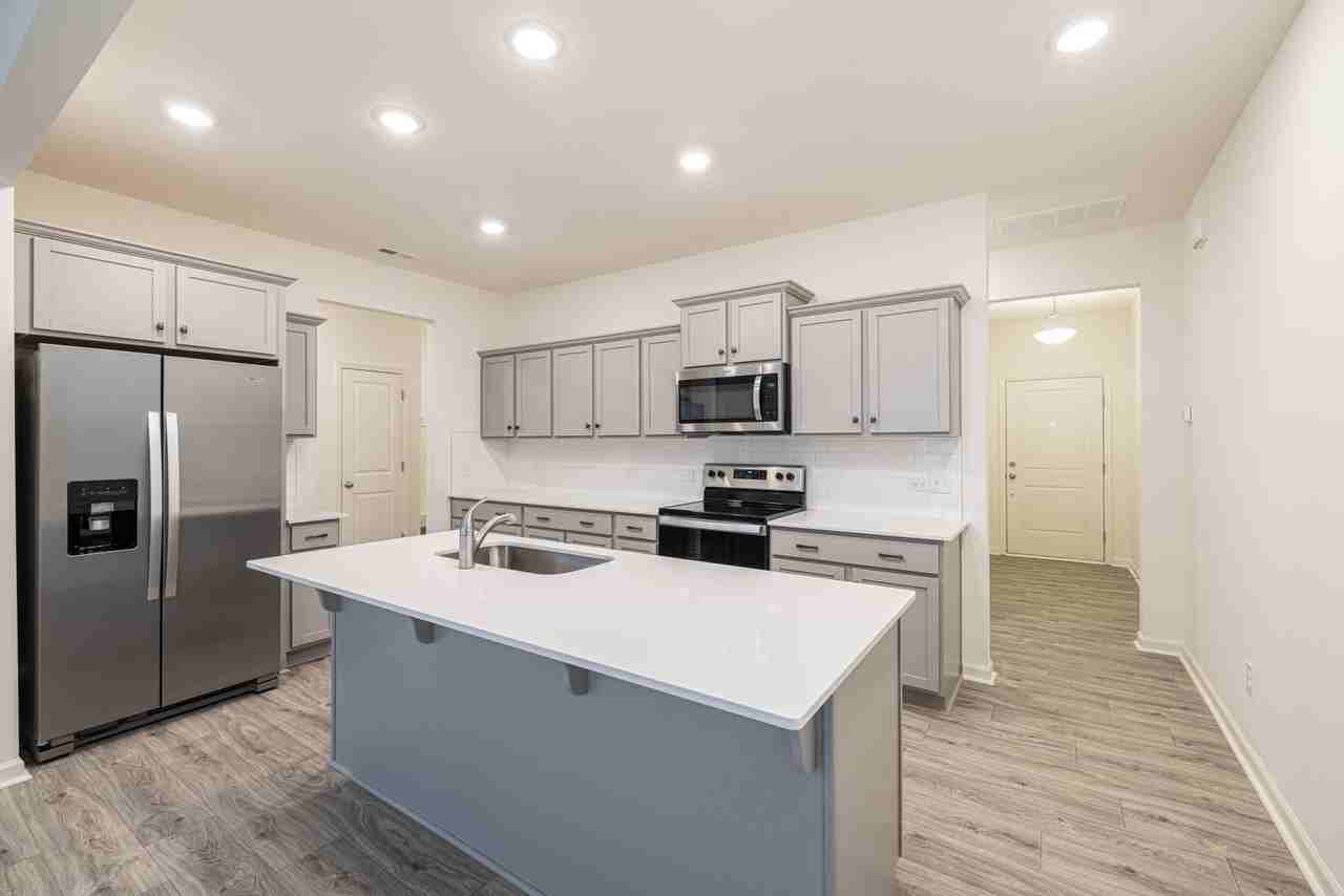 103 Gaelic Dr - Photo 5 of 25