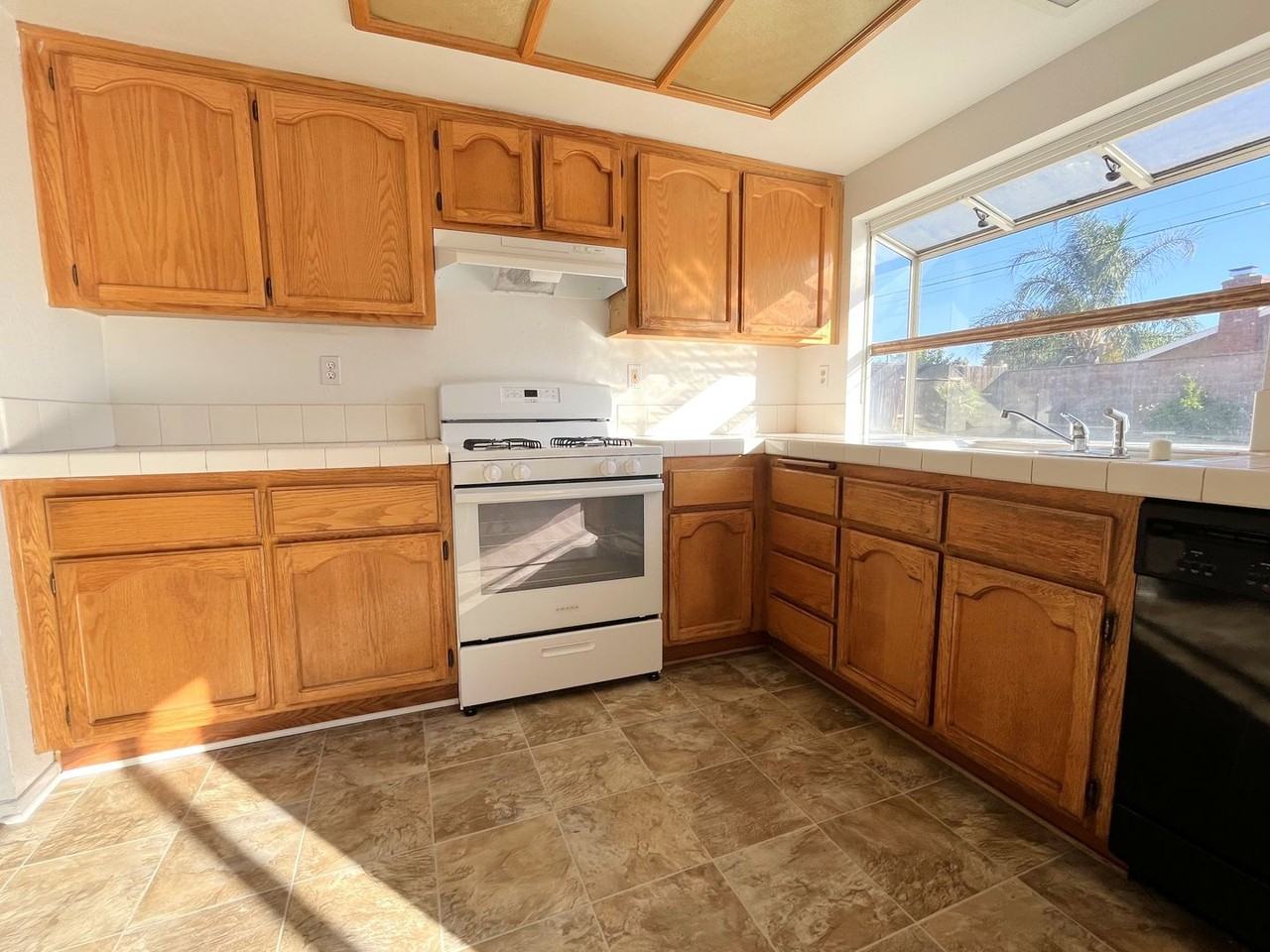 34759 Lockwood Dr - Photo 4 of 19