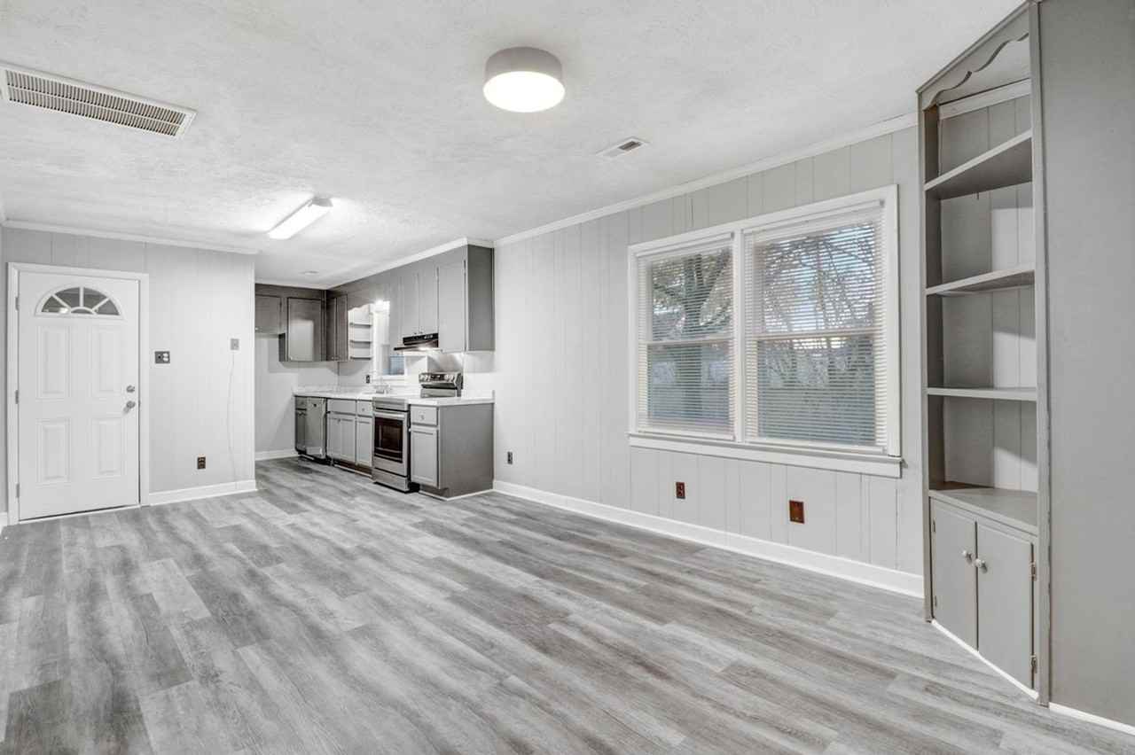 178 Best Ave - Photo 7 of 15