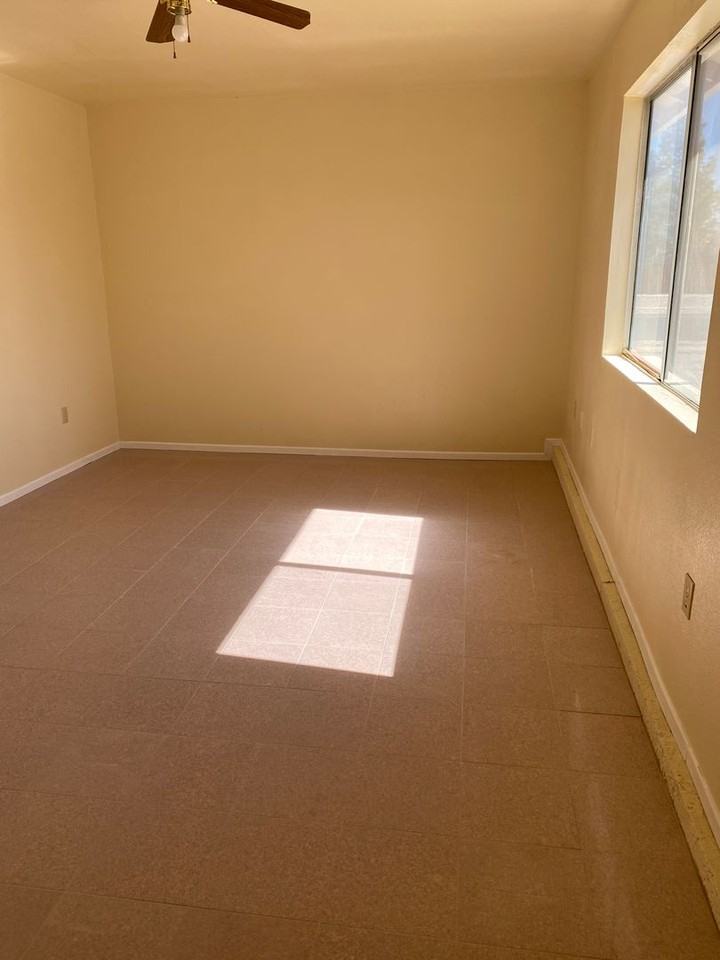 14070 Falling Leaf Rd - Photo 4 of 7