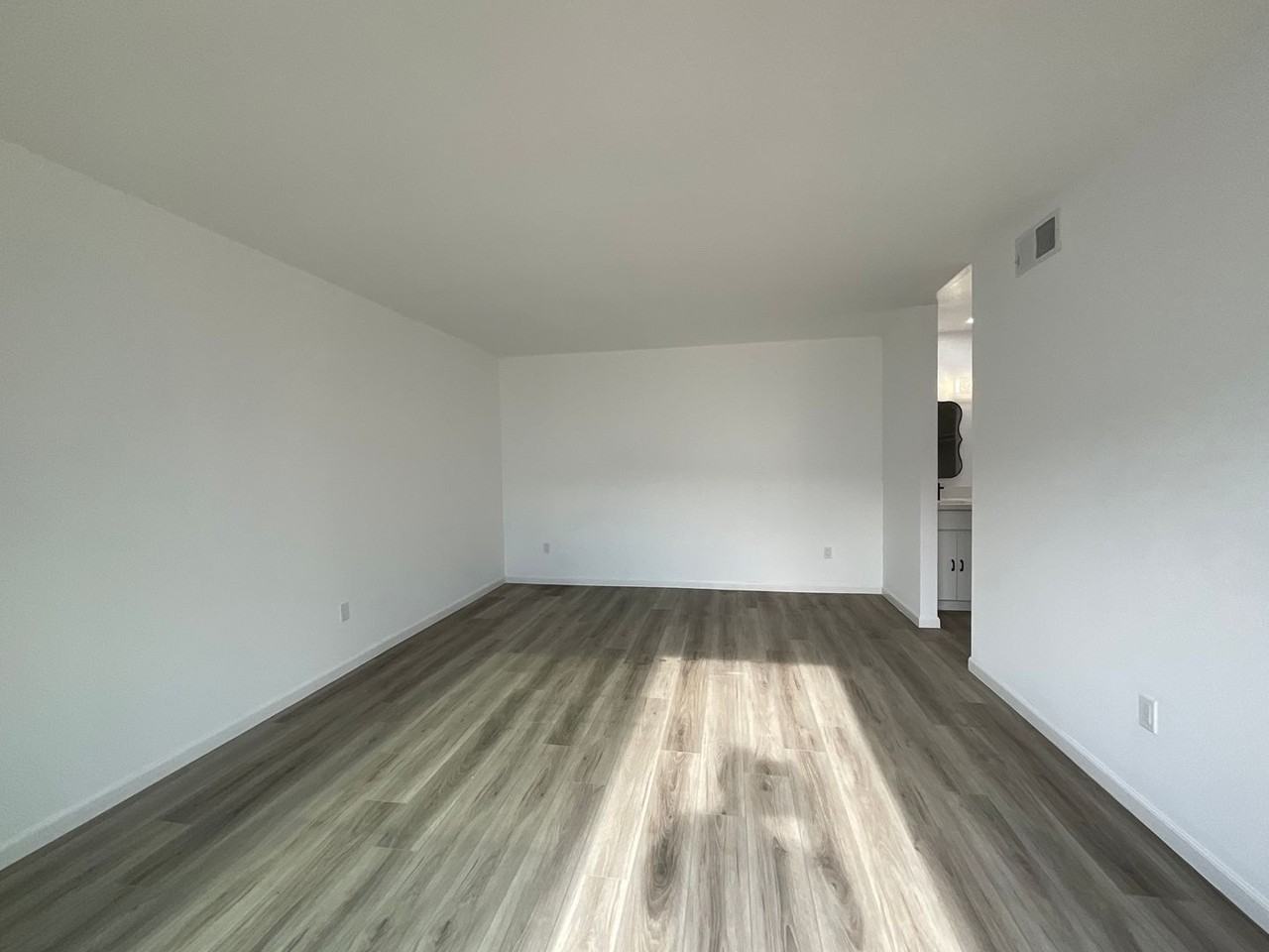 3351 Nevada Ave - Photo 3 of 12