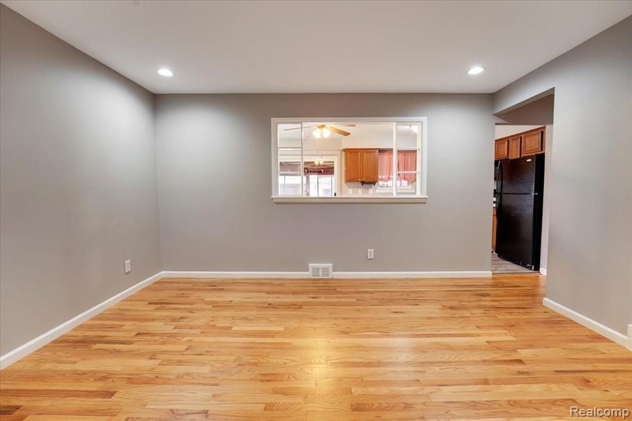 32536 Warner Dr - Photo 3 of 38