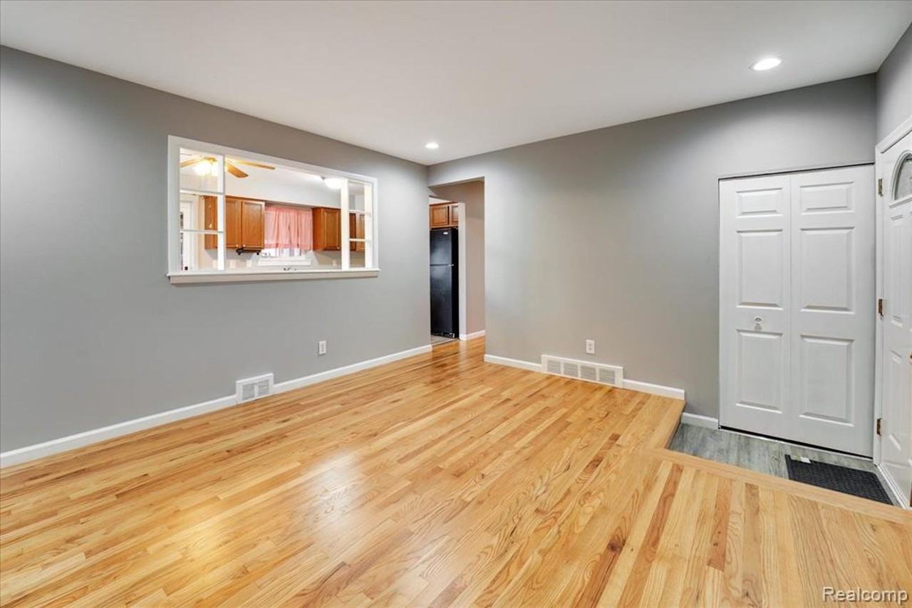 32536 Warner Dr - Photo 4 of 38