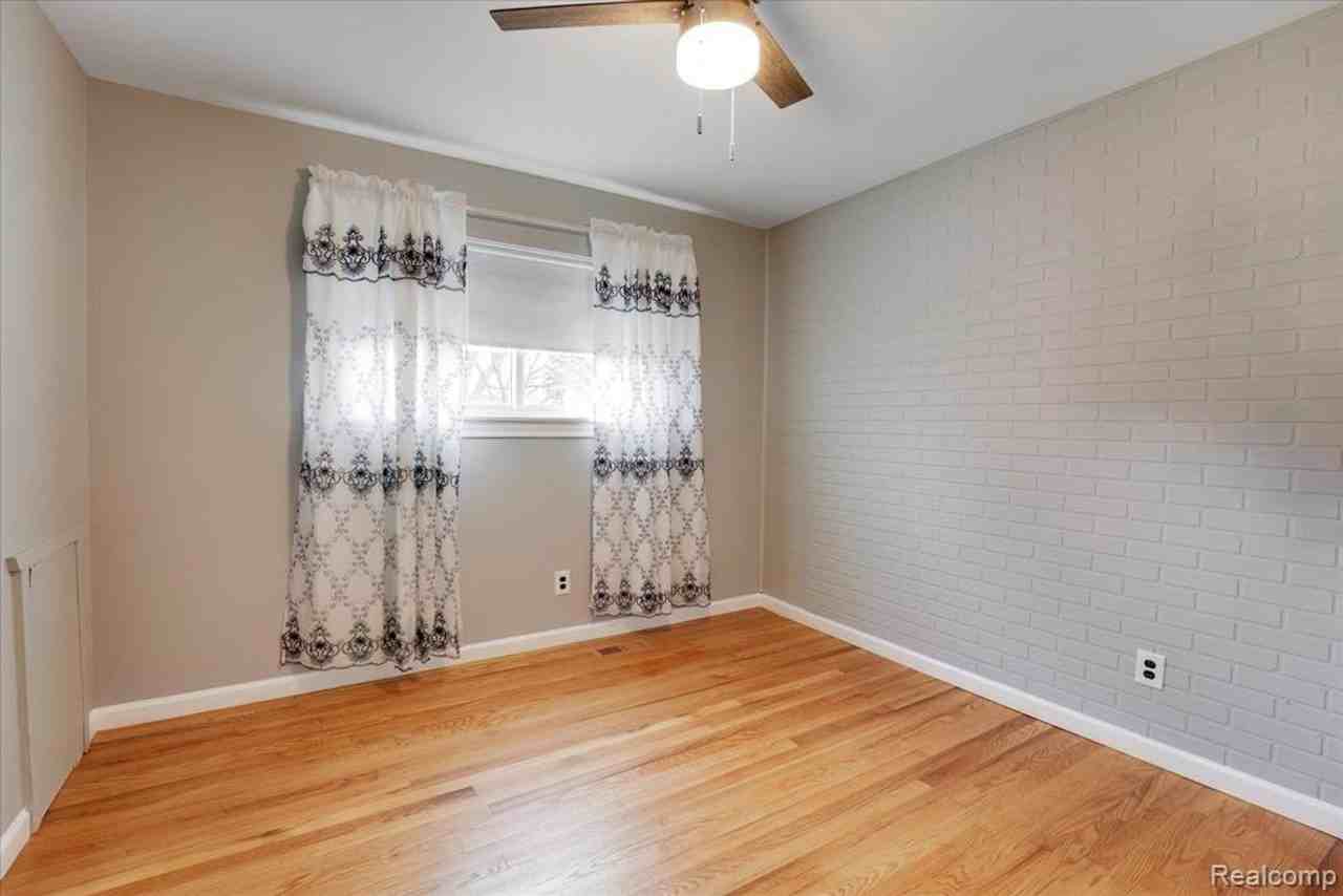 32536 Warner Dr - Photo 7 of 38