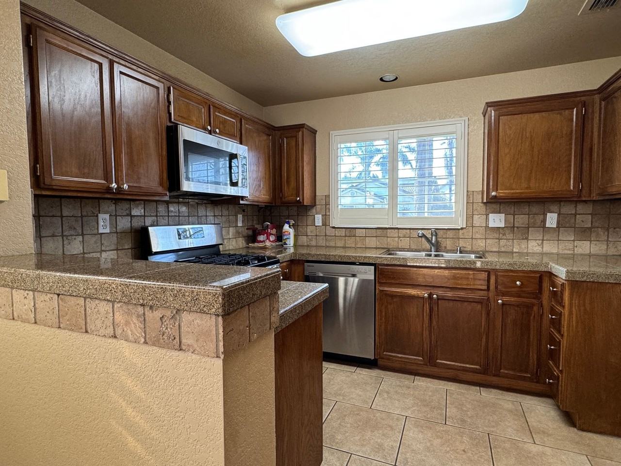 3720 Whispering Creek Cir - Photo 6 of 38