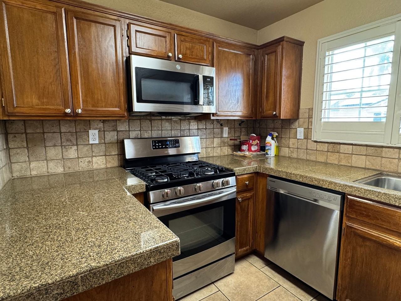 3720 Whispering Creek Cir - Photo 7 of 38