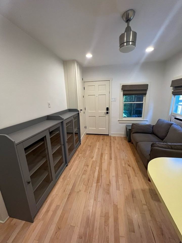 330 1/2 N Shaffer St - Photo 3 of 26