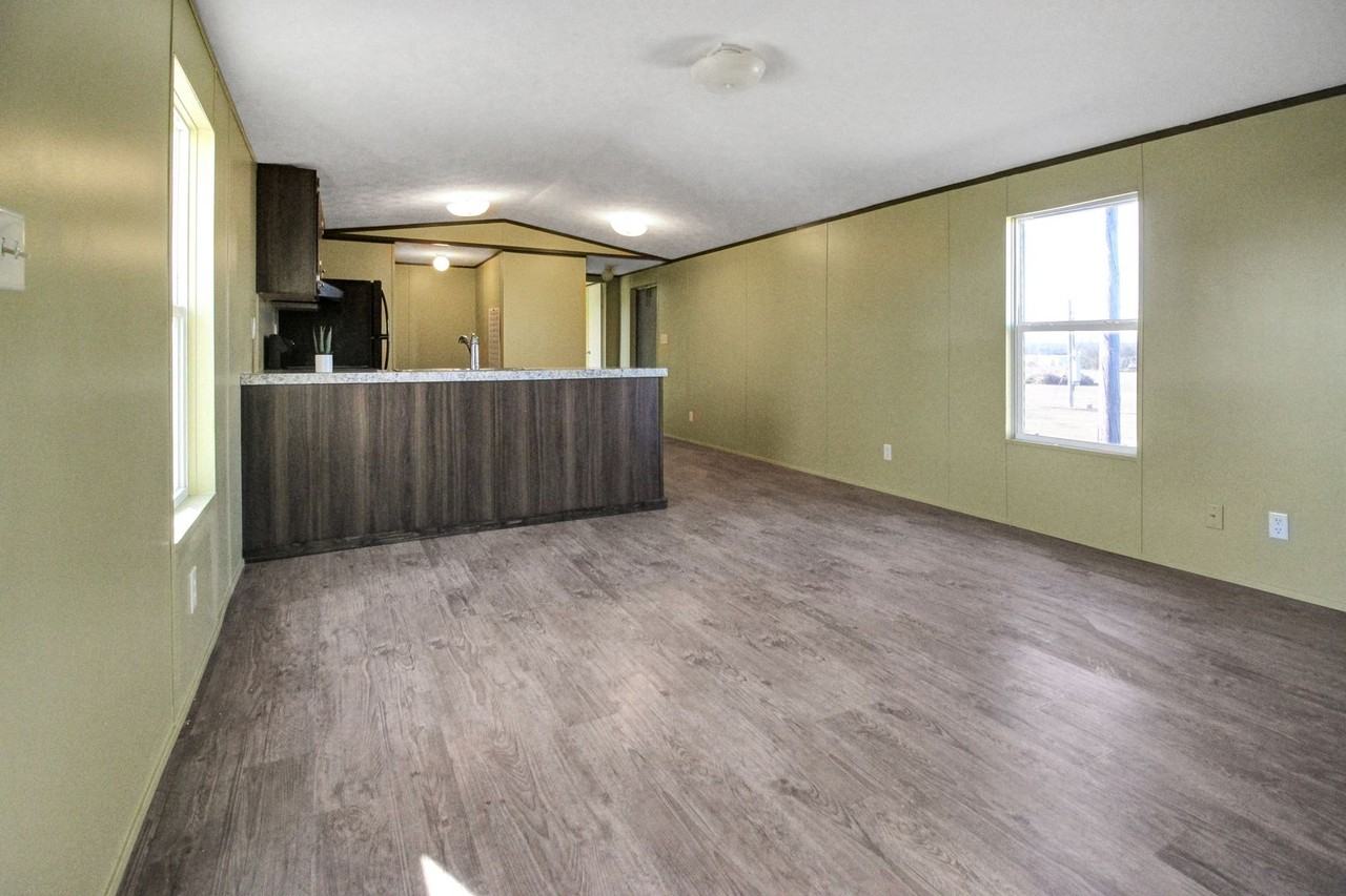 1310 W Fm 487 - Photo 5 of 17