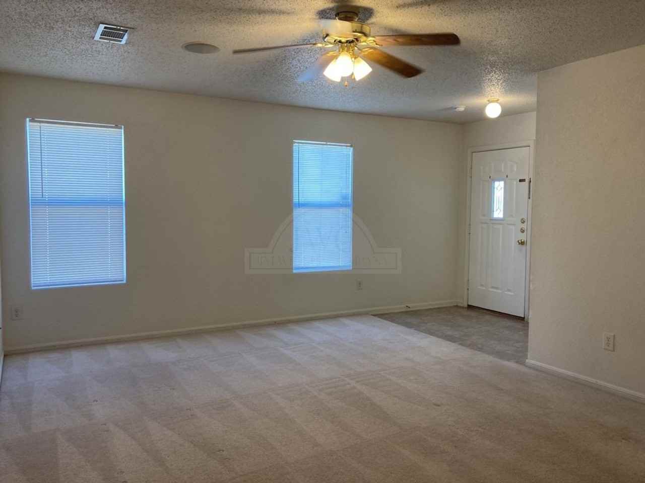 4307 Windcrest Dr - Photo 5 of 17