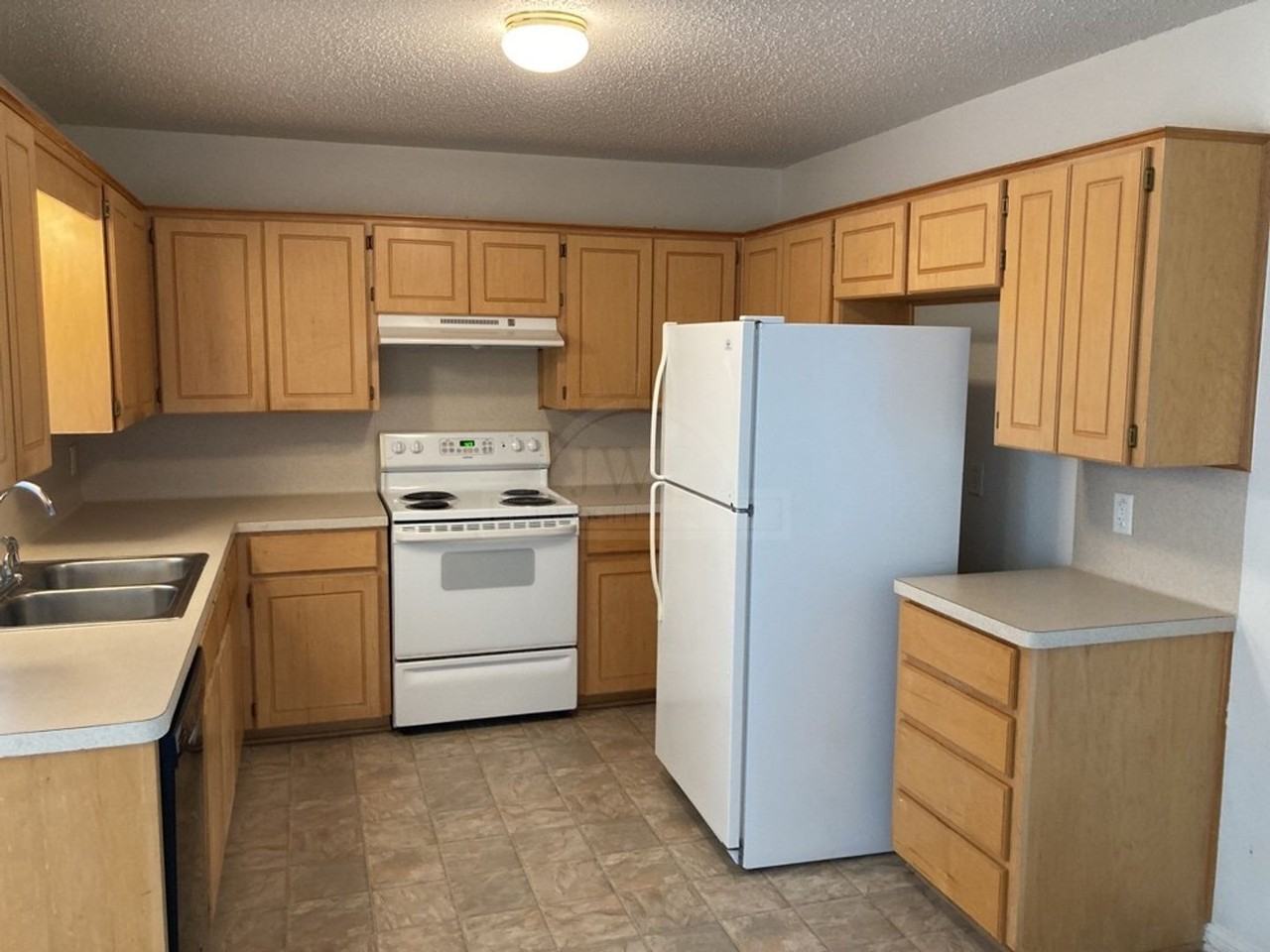 4307 Windcrest Dr - Photo 7 of 17