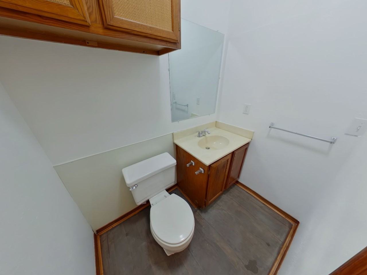 3233 S Illinois Ave #4 - Photo 3 of 10