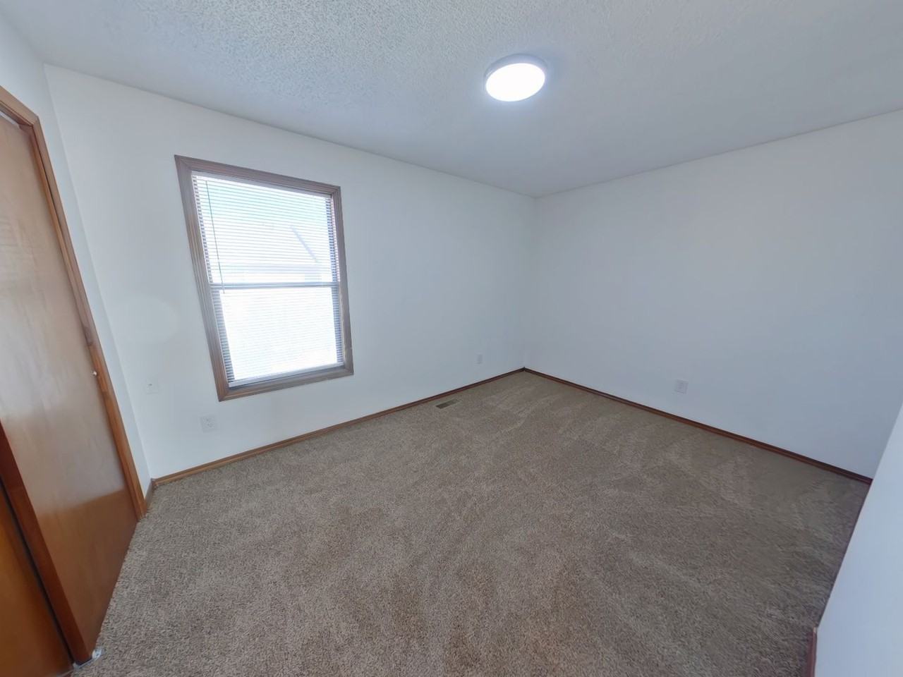 3233 S Illinois Ave #4 - Photo 6 of 10