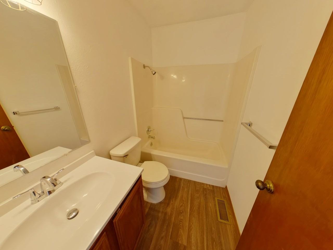 3233 S Illinois Ave #4 - Photo 7 of 10