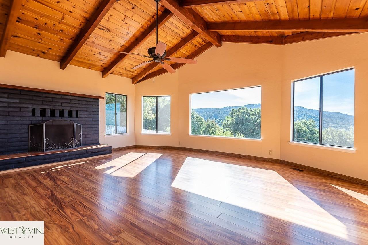 16870 Quarry Rd - Photo 7 of 20