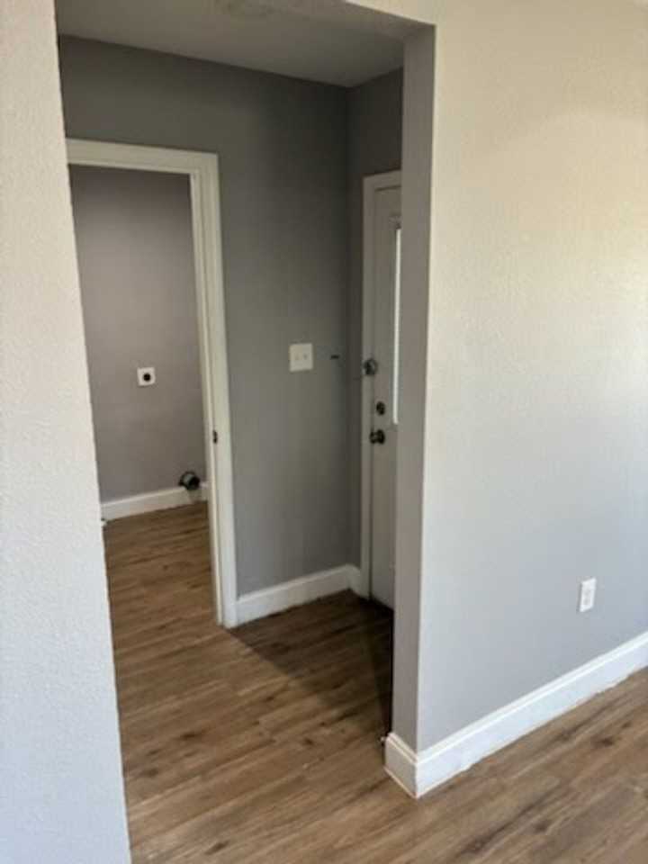 1707 Clark St - Photo 7 of 10