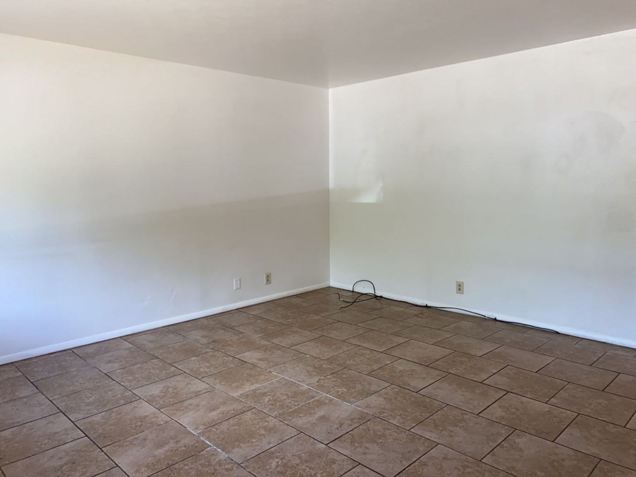 1128 S Bryan Ave - Photo 3 of 42