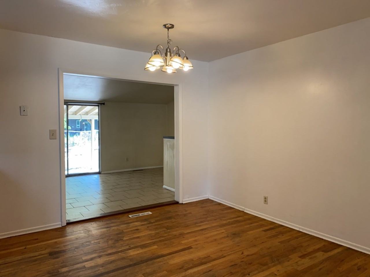 1128 S Bryan Ave - Photo 7 of 42