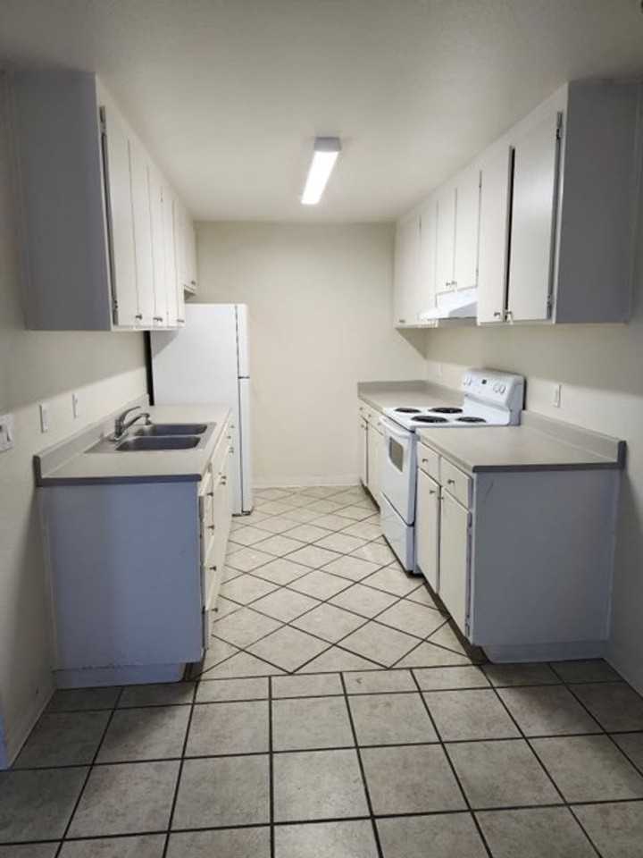 Sonoma Court Townhomes - Photo 3 of 28