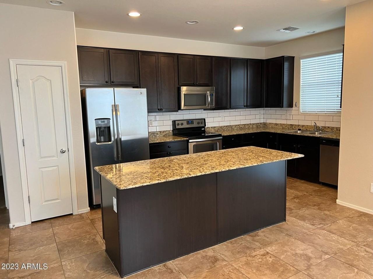 3330 E Russell St - Photo 2 of 15