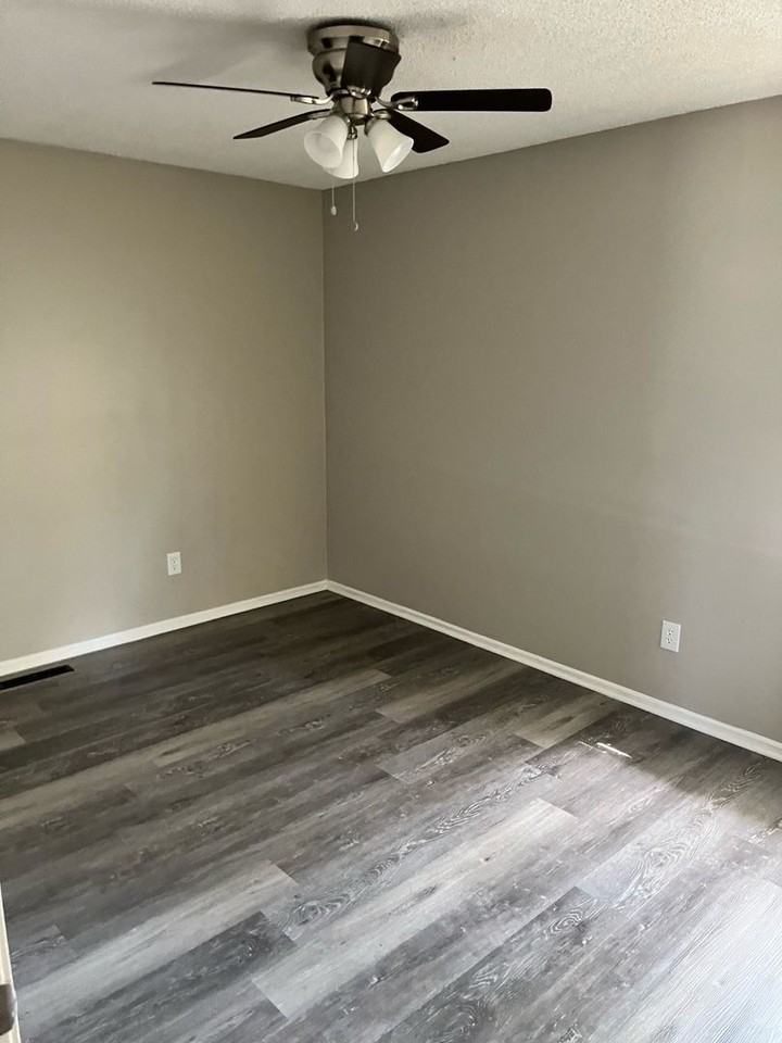 10401 Sycamore Ave - Photo 3 of 11