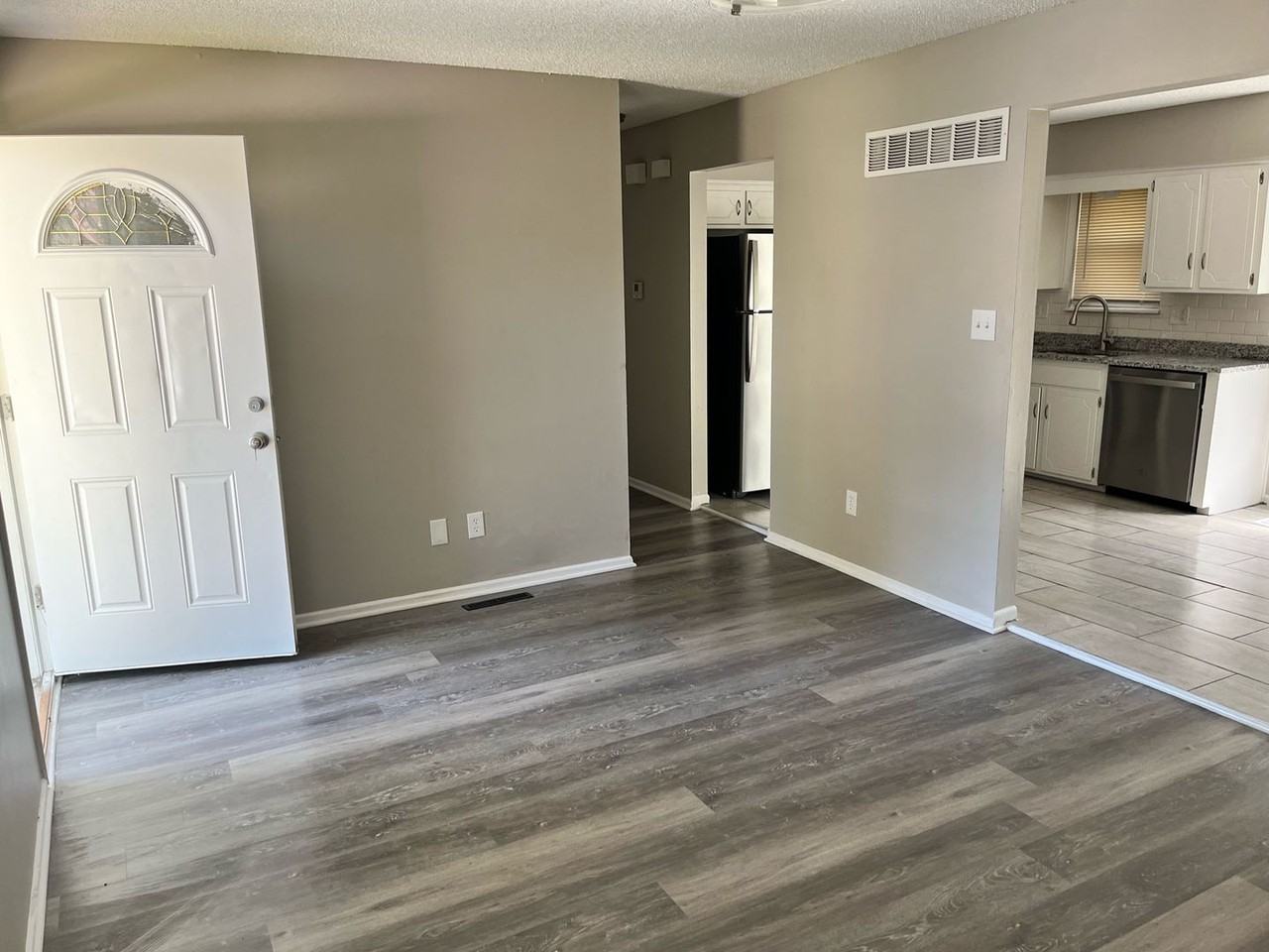 10401 Sycamore Ave - Photo 7 of 11