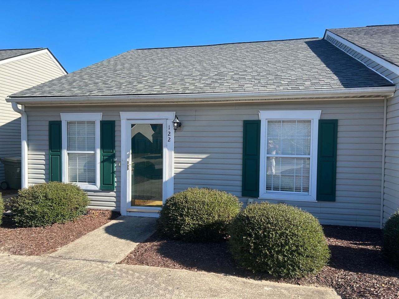 122 Red Coat Ln - Photo 2 of 18