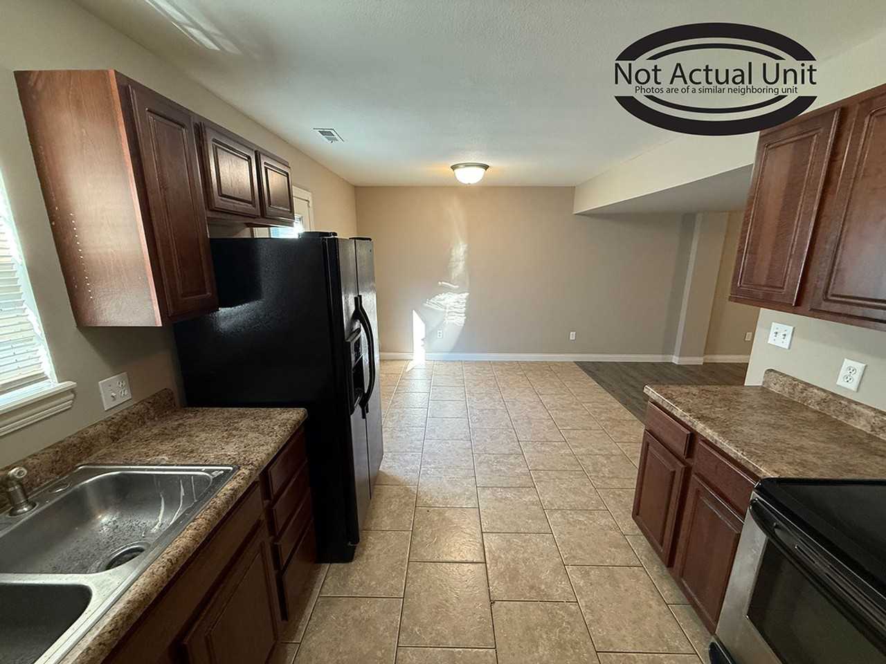 7410 Noah Ct - Photo 4 of 17