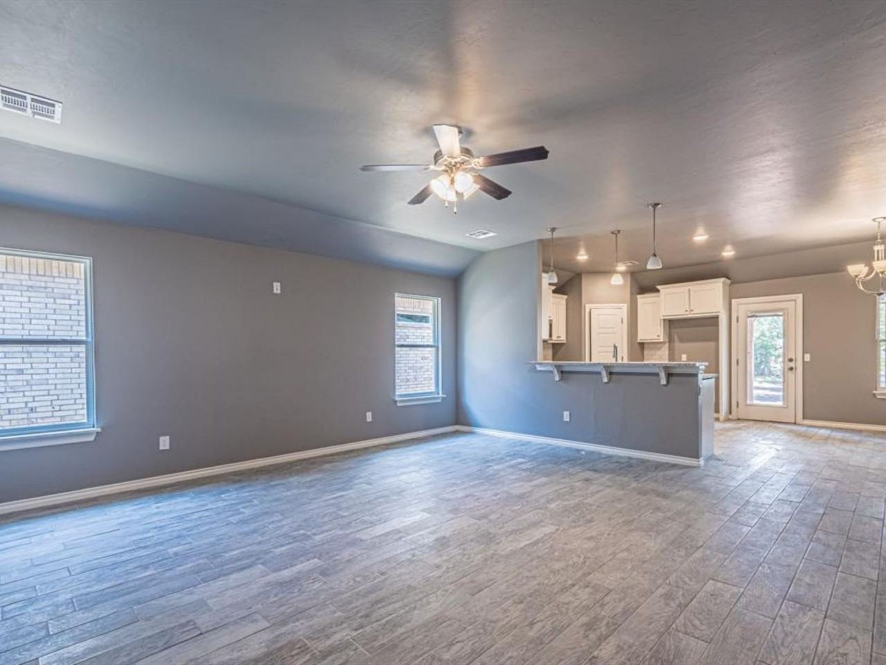 409 Grove St - Photo 7 of 24